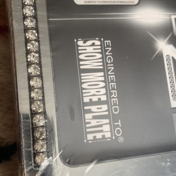 4 pcs License plates frames - Picture 2 of 8